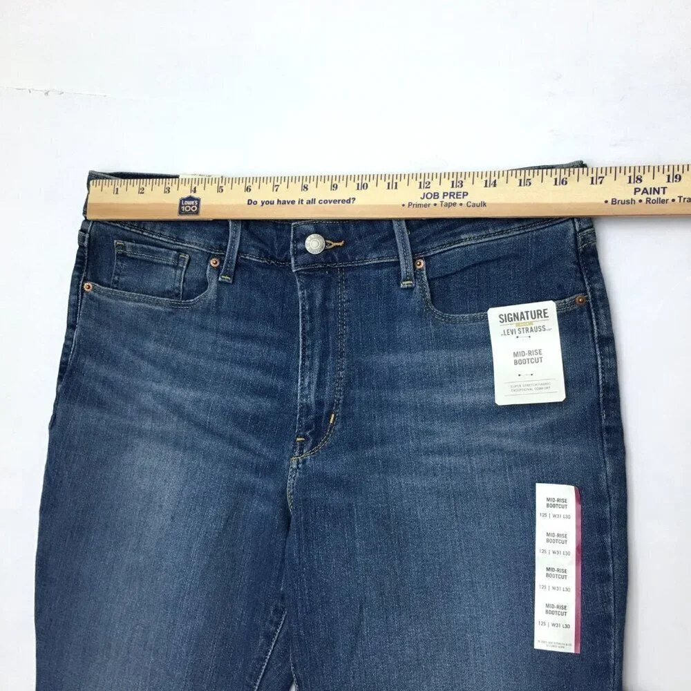 NEW Levi's Signature Jeans Women's Mid Rise Boot Cut Stretch size 12s length 30